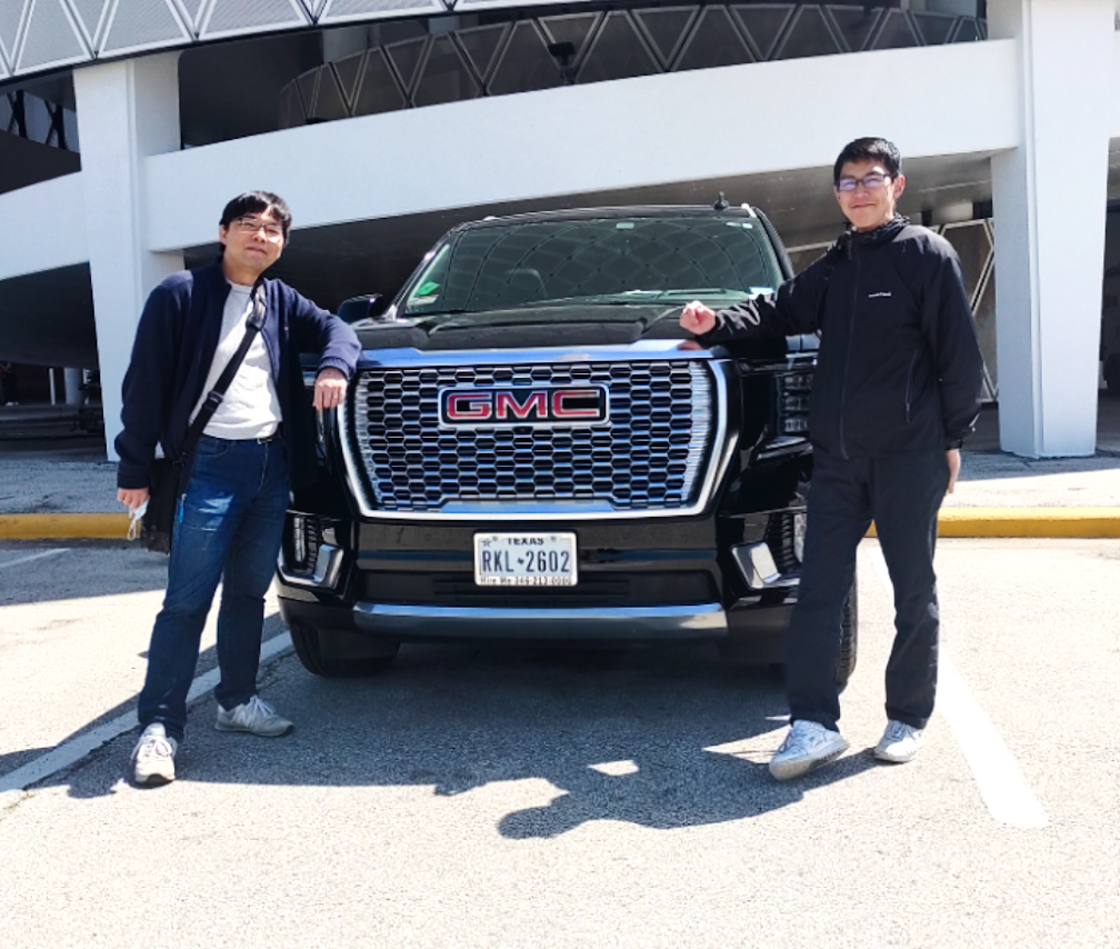 Airport Executive limo service.png